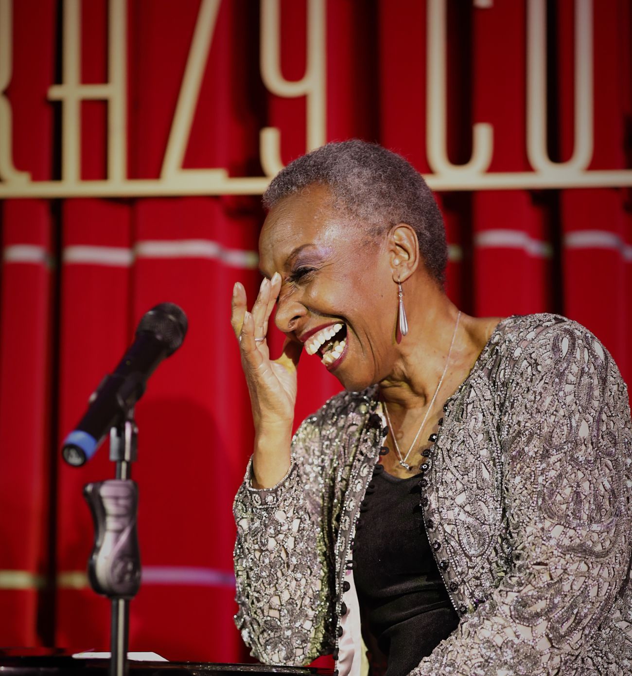 elaine_delmar__F0A1432 2  2 .